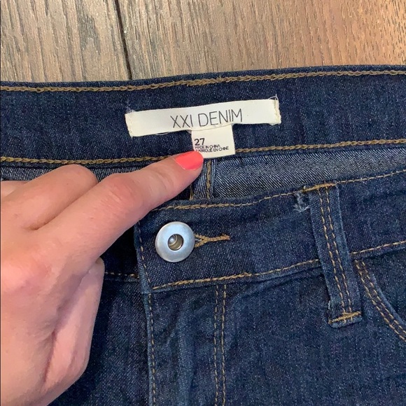 Dark denim jean shorts - Picture 3 of 3